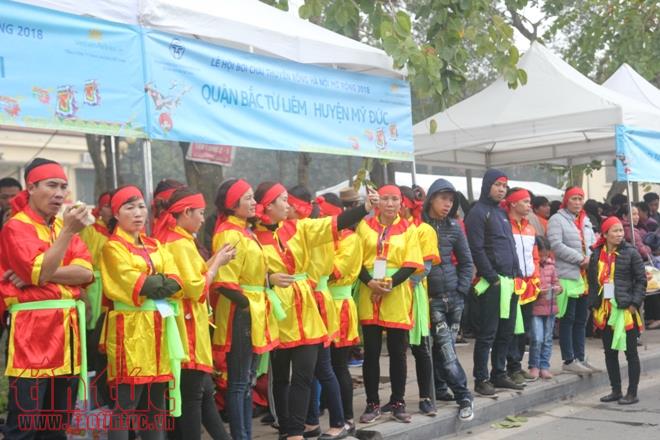 Hàng nghìn người cổ vũ đua thuyền rồng tại Hồ Tây ảnh 4